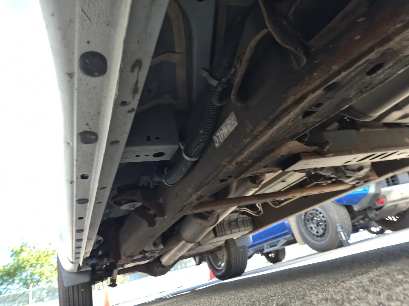 Undercarriage - Passenger Photo
