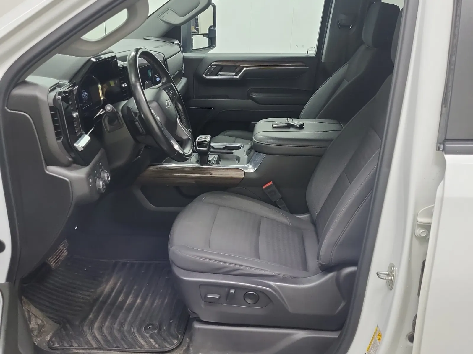 Front Interior Photo