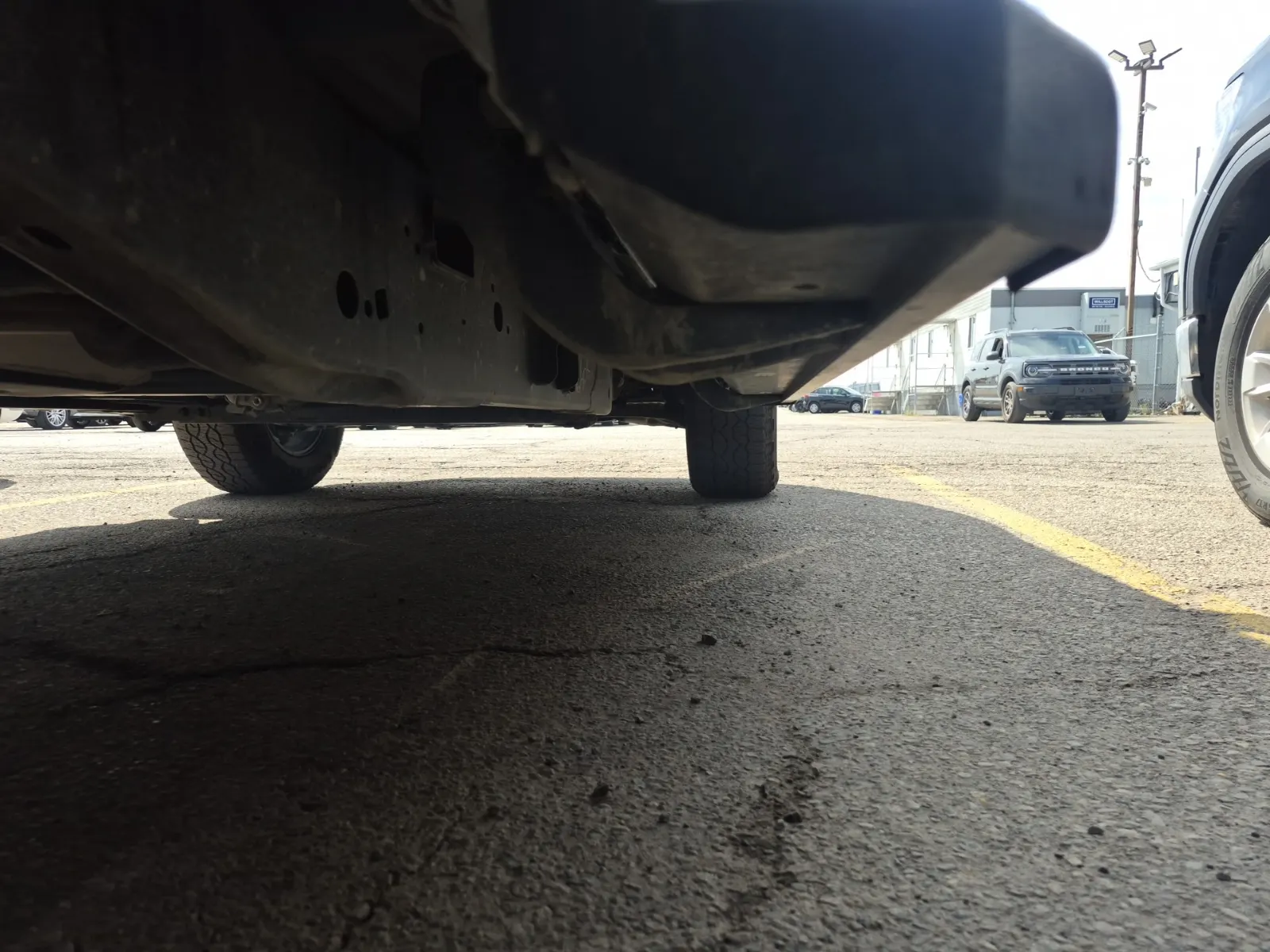 Undercarriage - Passenger Photo