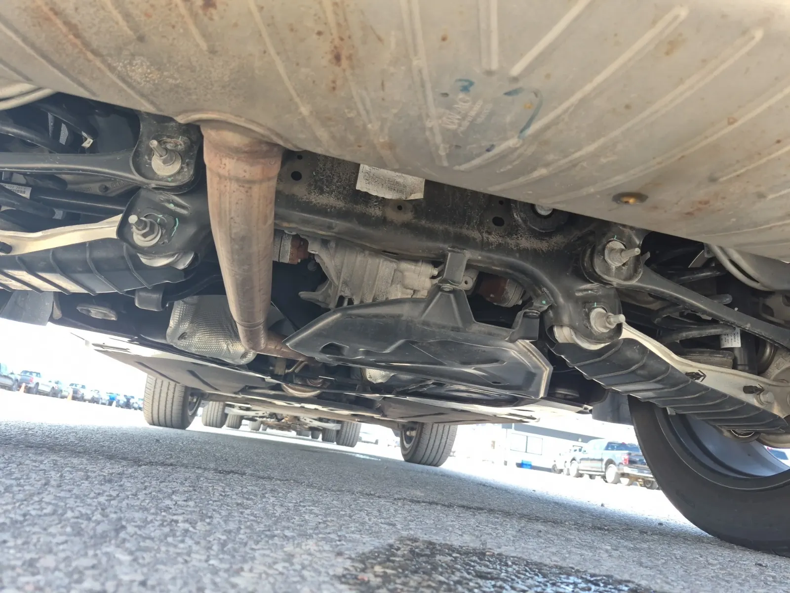 Undercarriage - Rear Photo