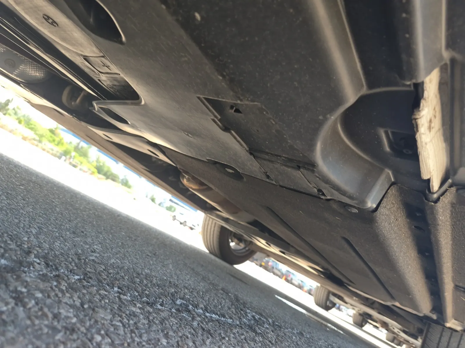 Undercarriage - Passenger Photo