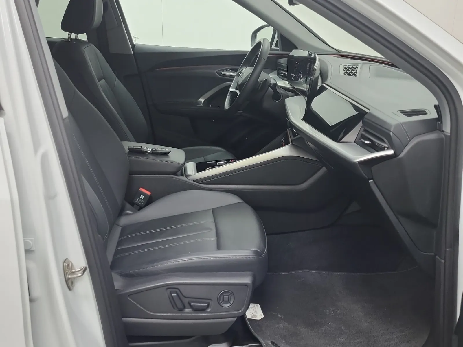 Right Side Interior Photo