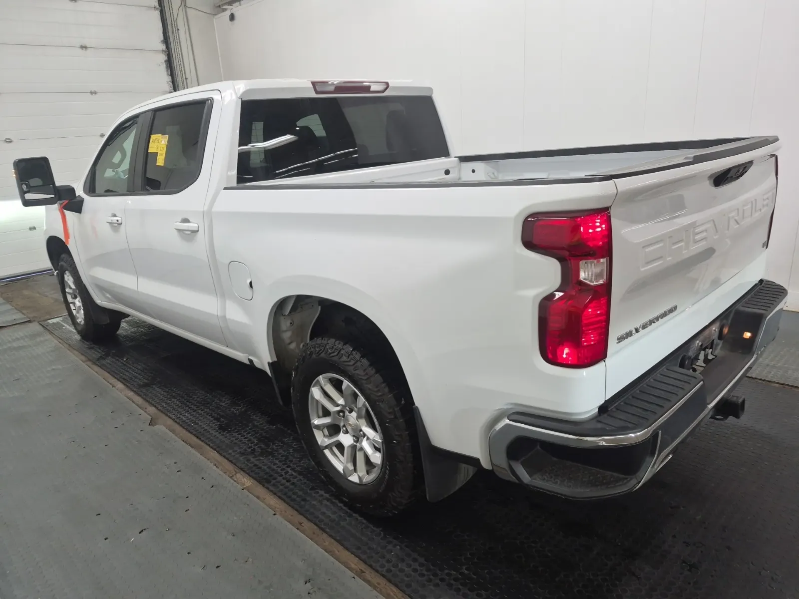 Driver Rear 3/4 Photo
