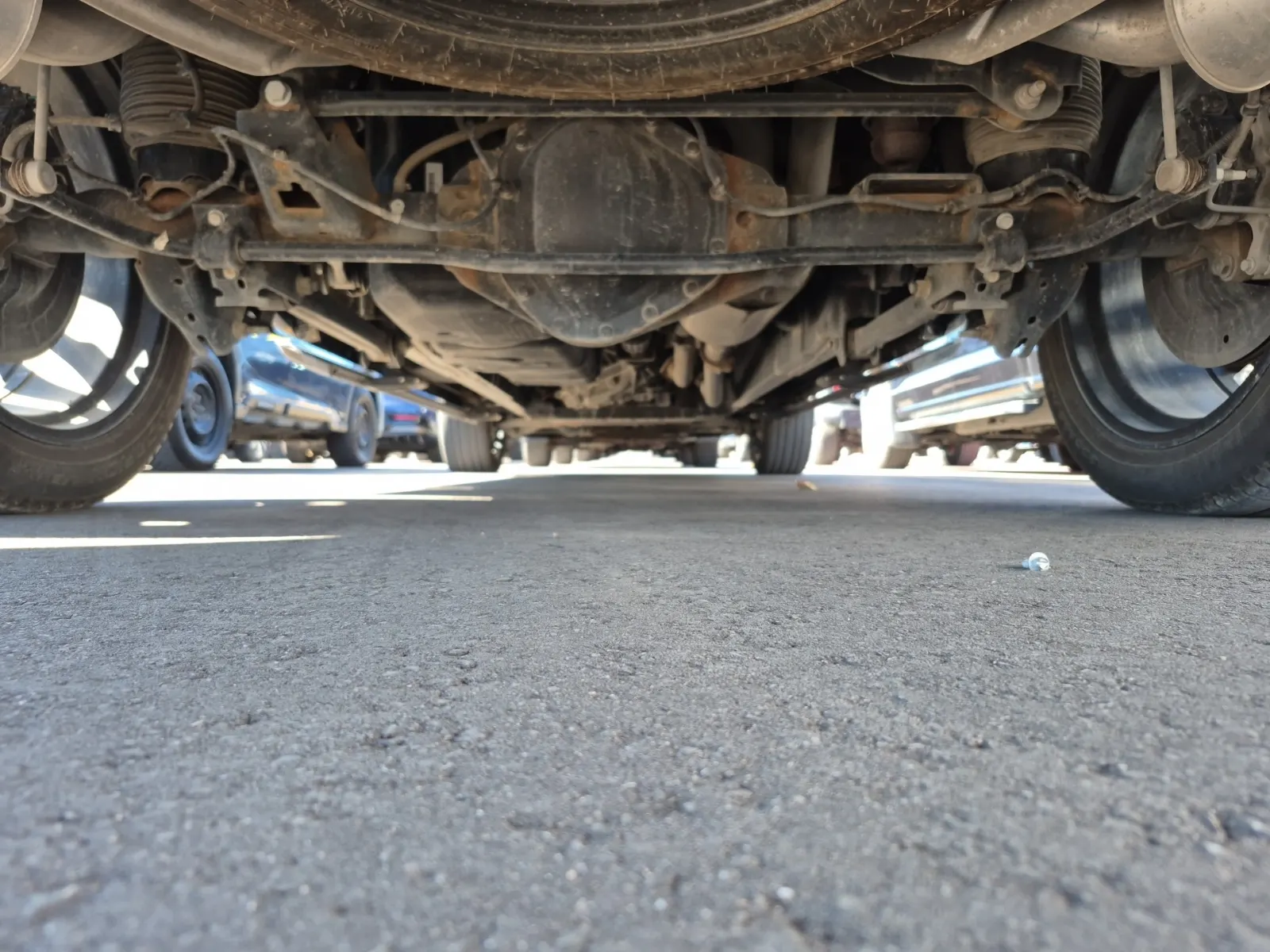 Undercarriage - Rear Photo