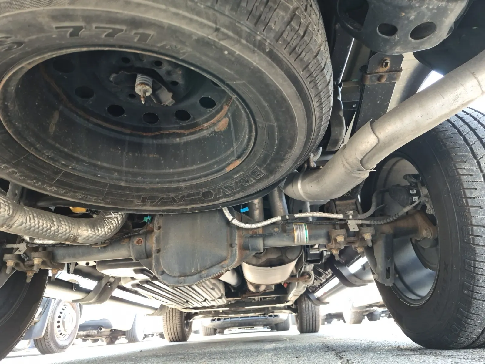 Undercarriage - Rear Photo