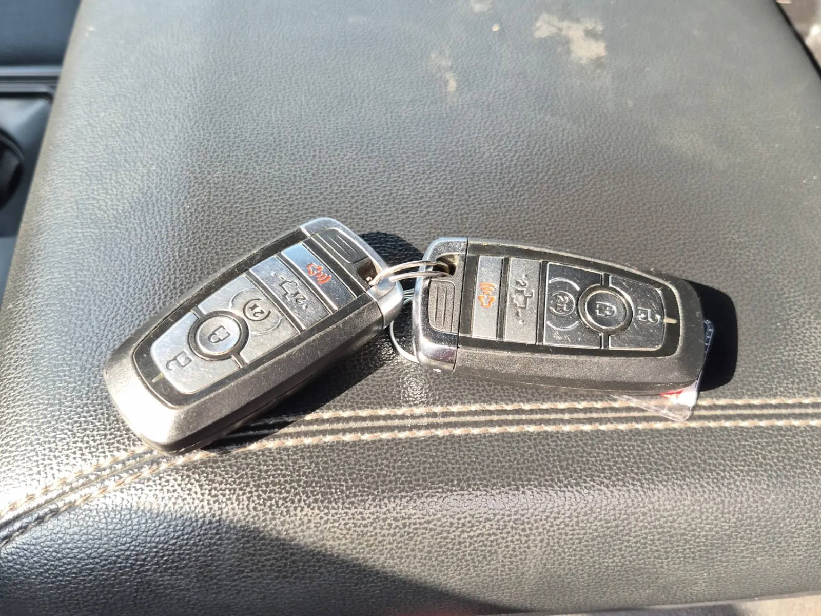 Keys/Fobs/Manual Photo