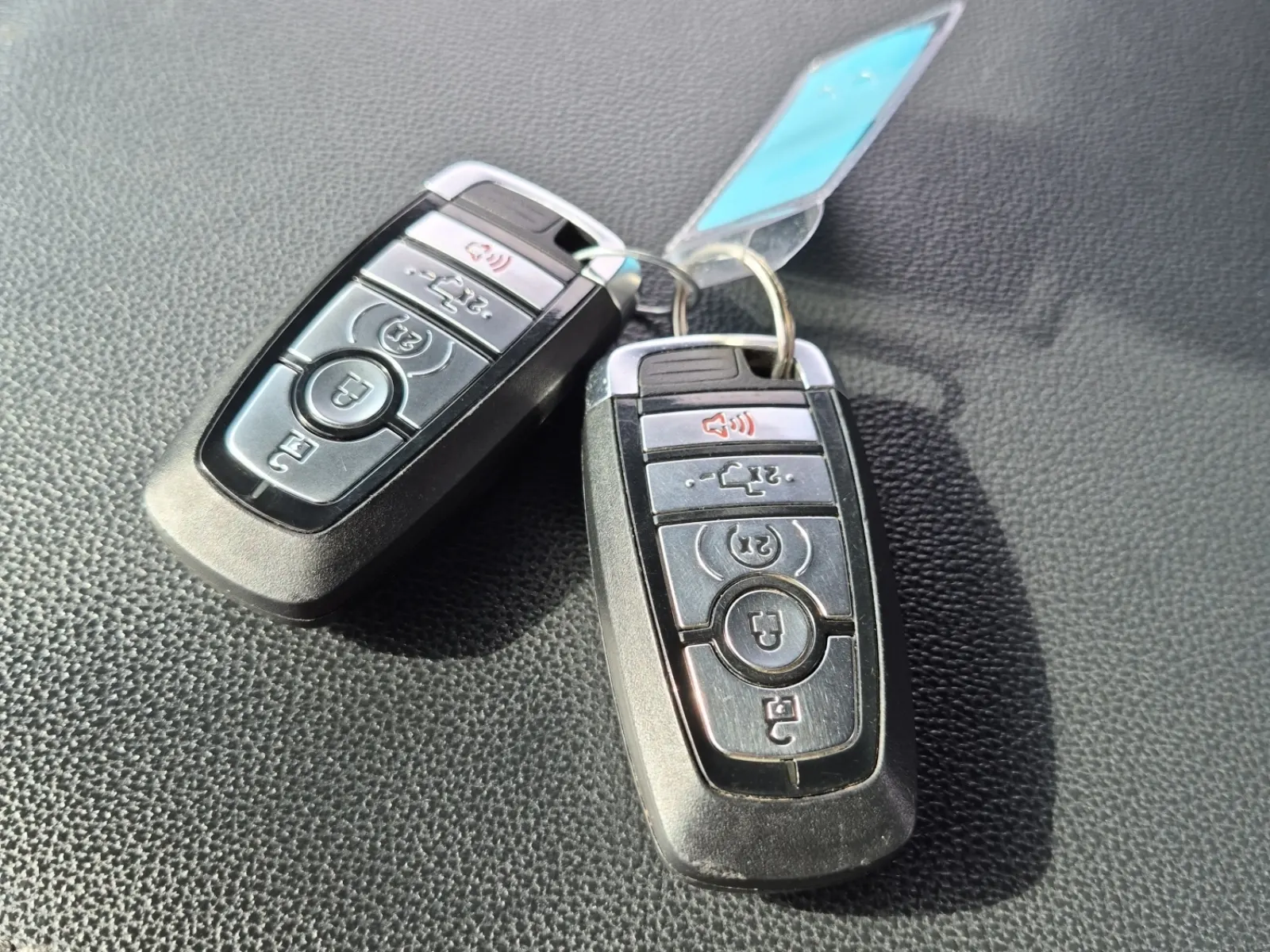 Keys/Fobs/Manual Photo