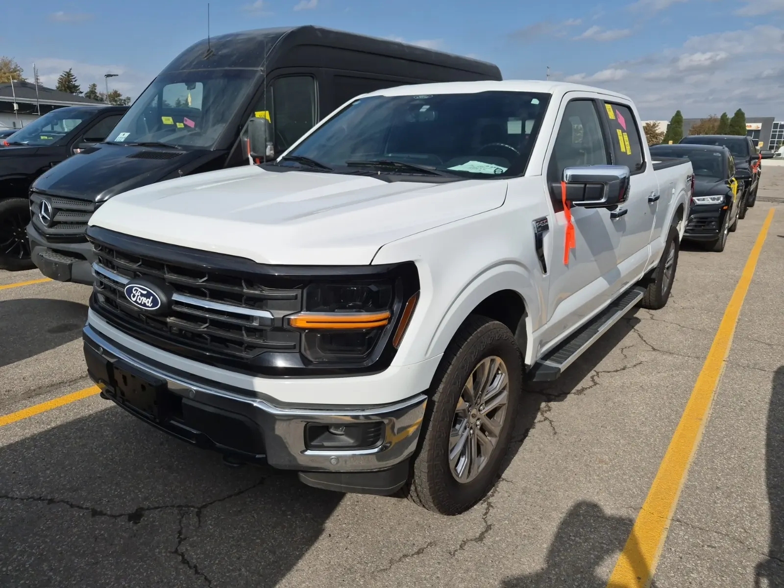 Front driver 3/4 photo