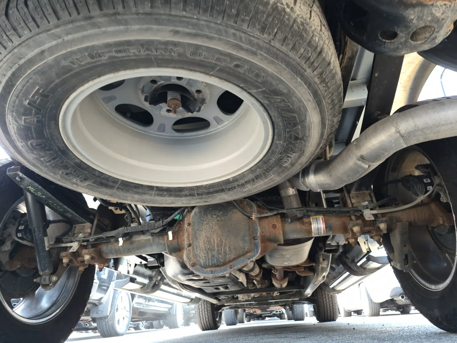 Undercarriage - Rear Photo