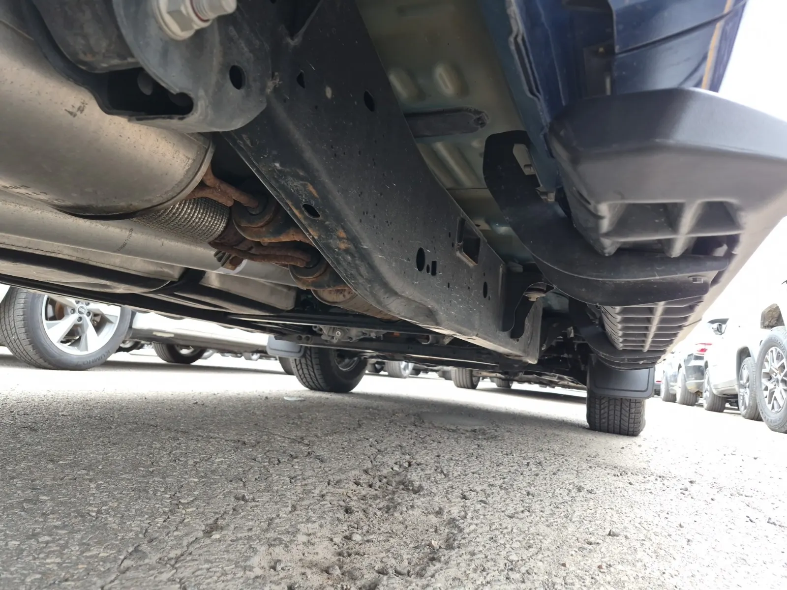 Undercarriage - Passenger Photo