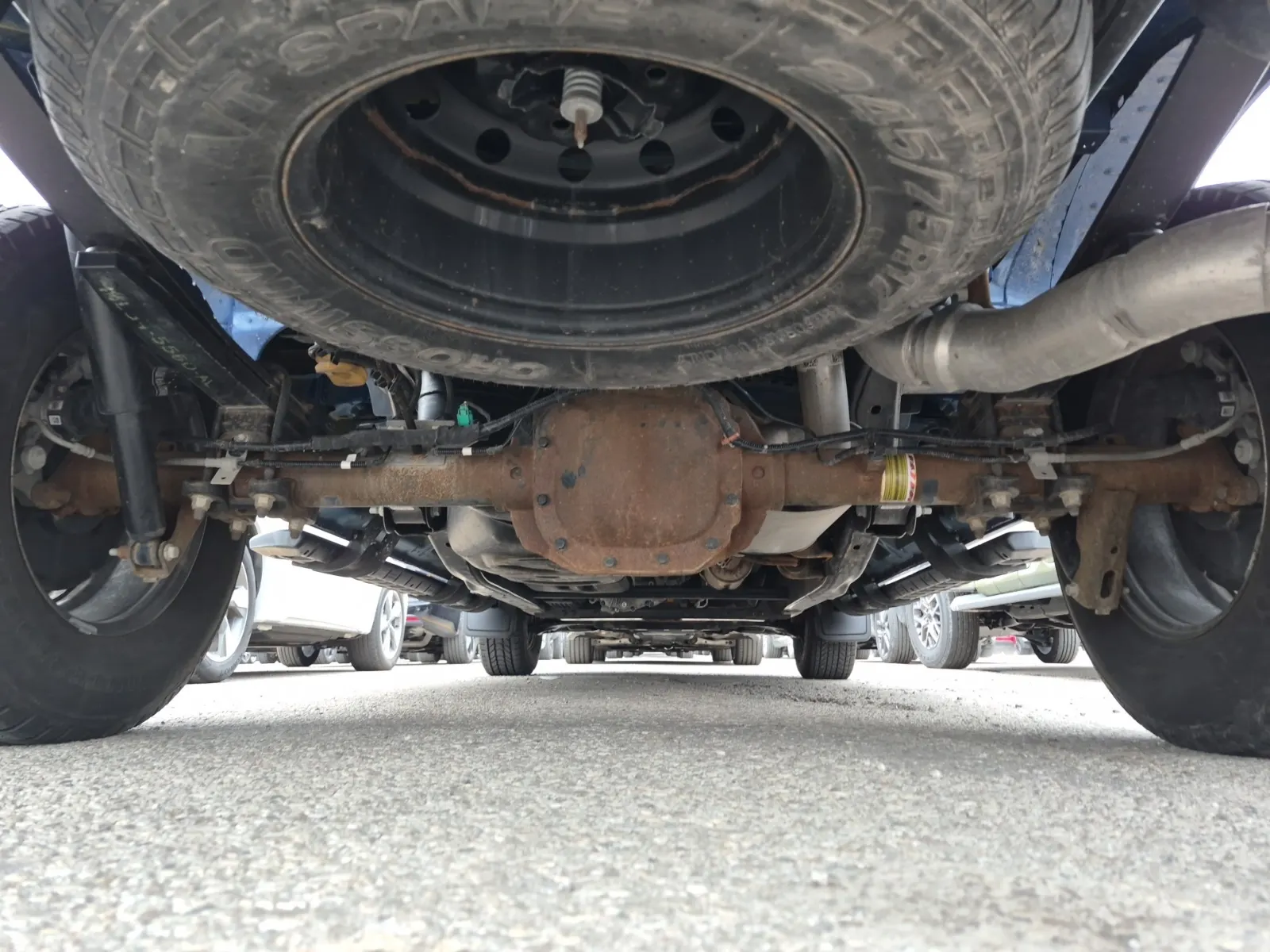 Undercarriage - Rear Photo