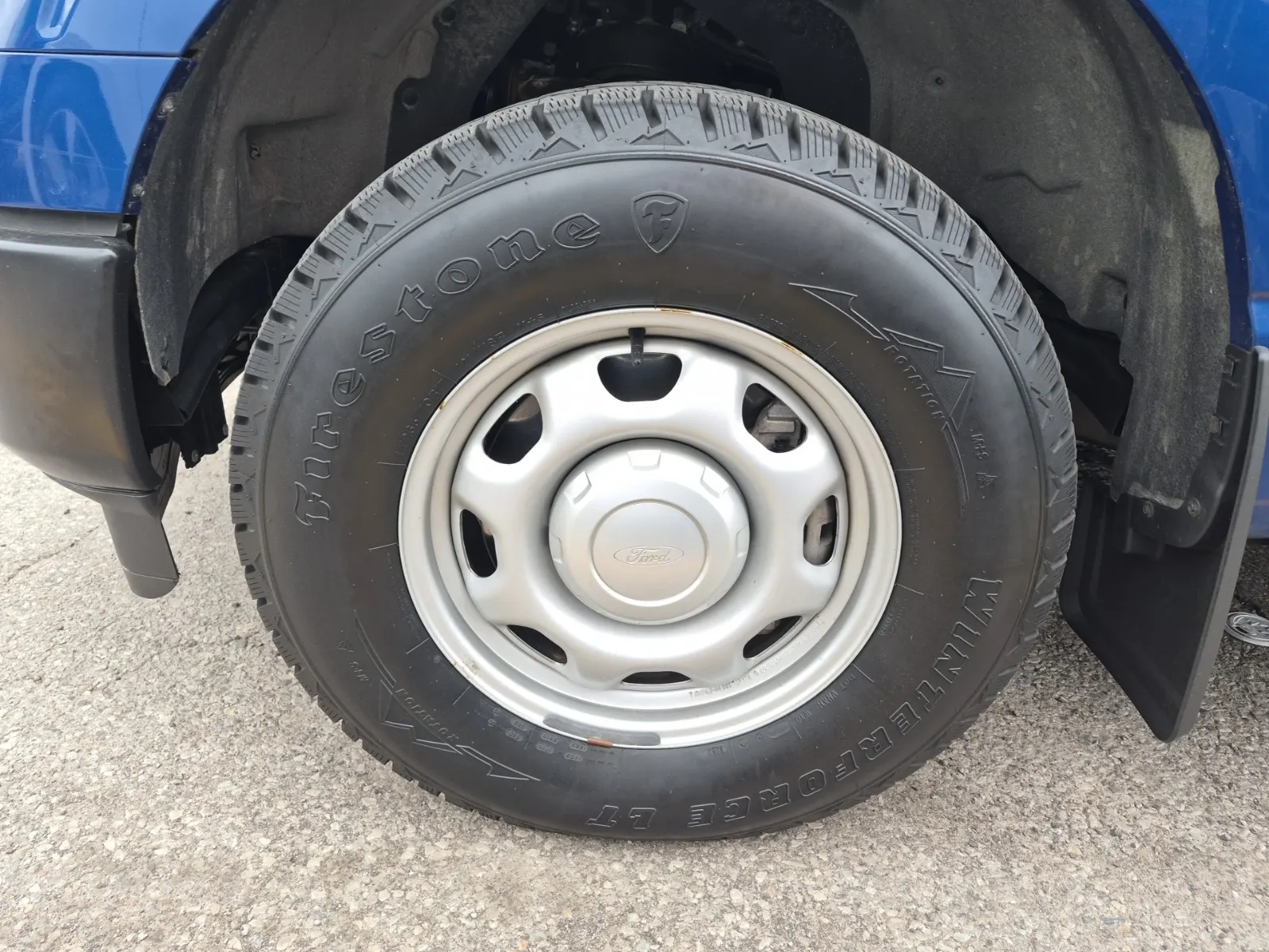 Front driver wheel/tire photo