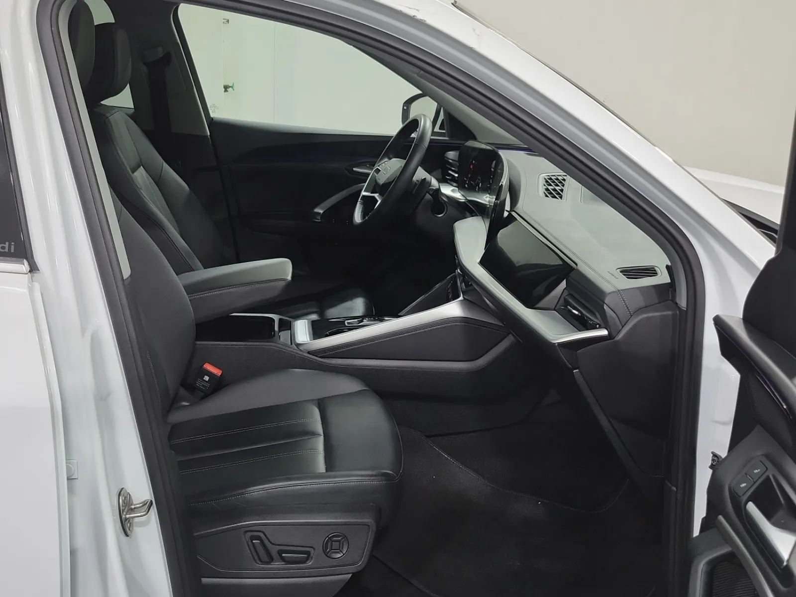 Right Side Interior Photo
