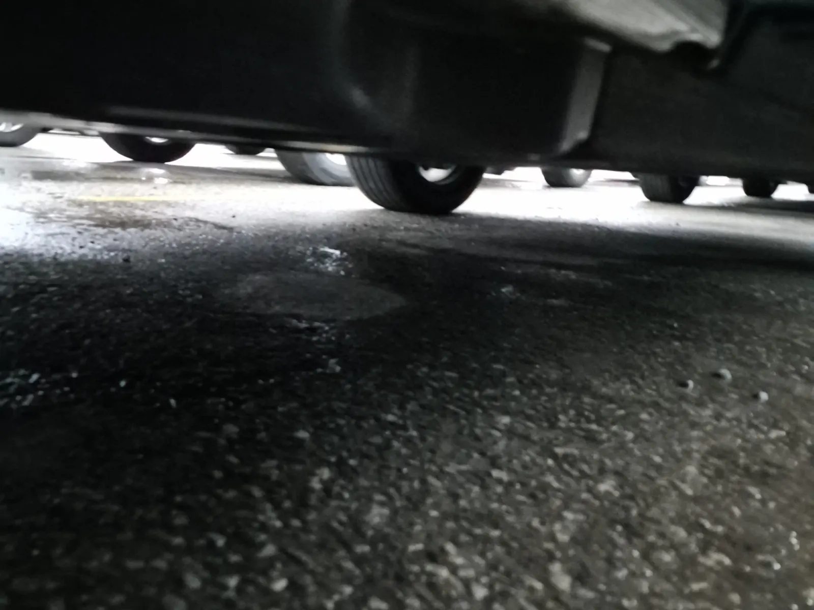 Undercarriage - Passenger Photo