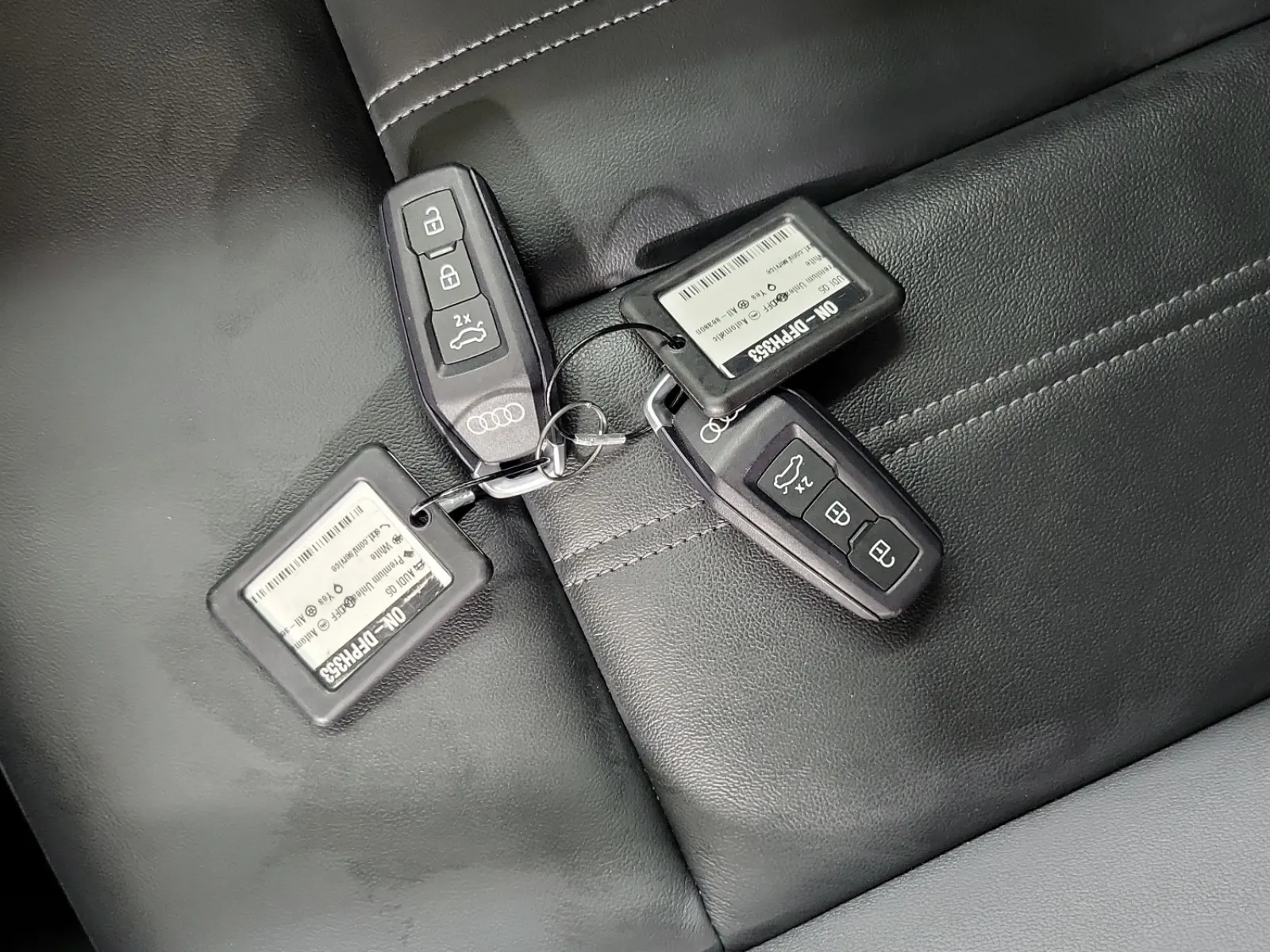 Keys/Fobs/Manual Photo
