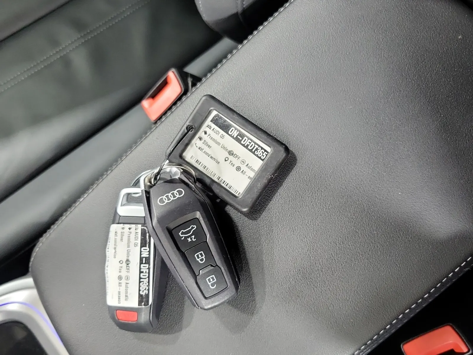 Keys/Fobs/Manual Photo