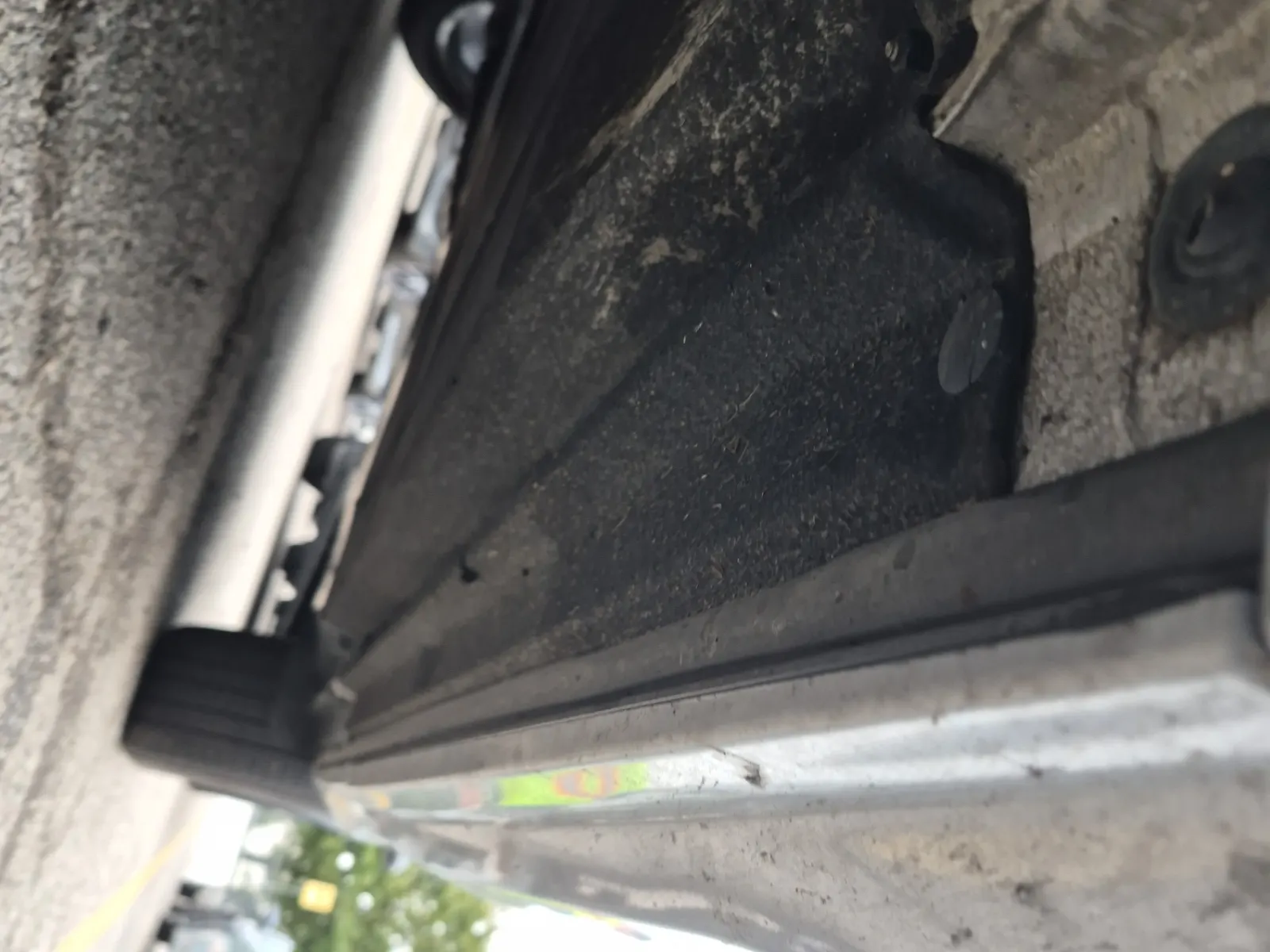 Undercarriage - Driver Photo