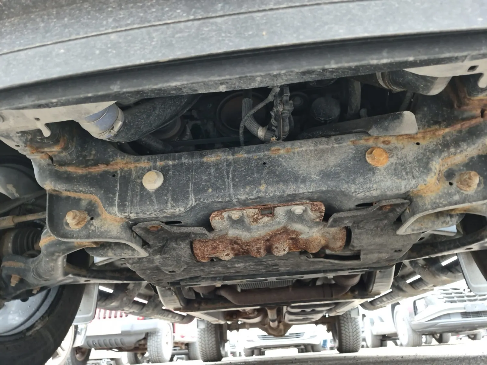 Undercarriage - Front Photo