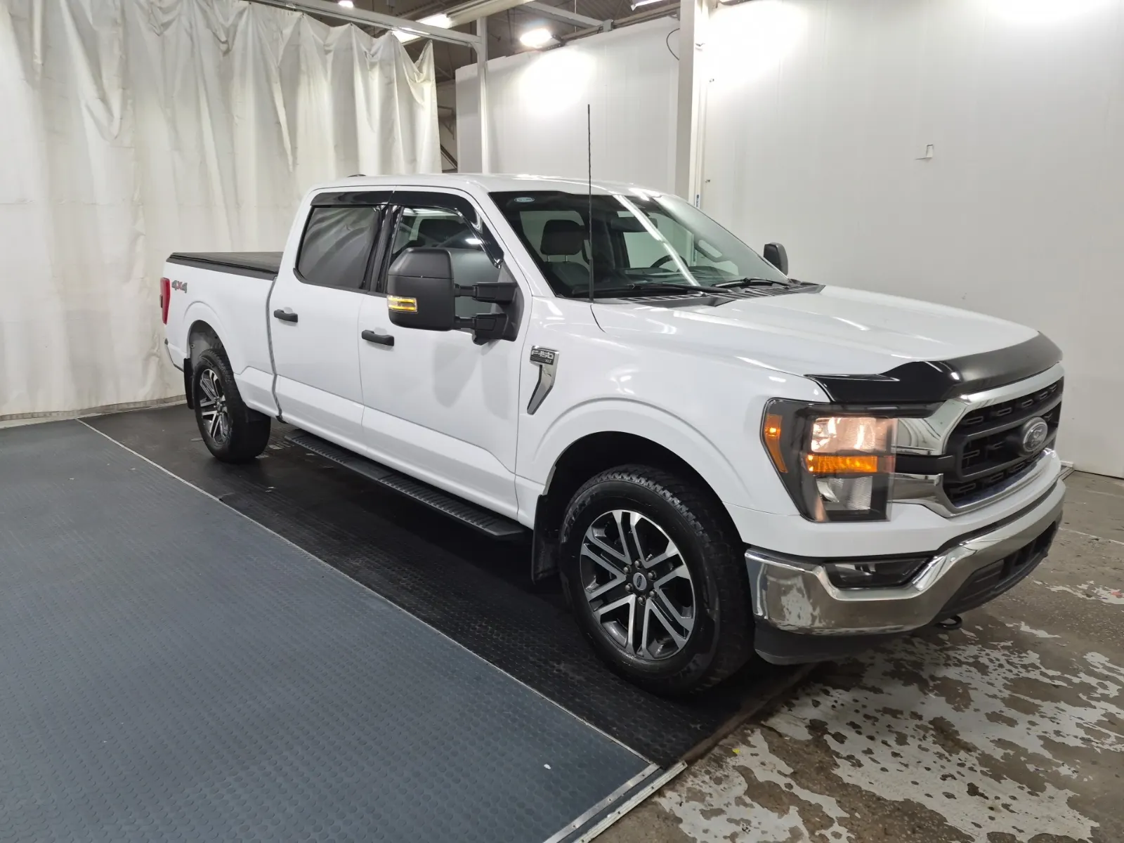 Passenger Front 3/4 Photo