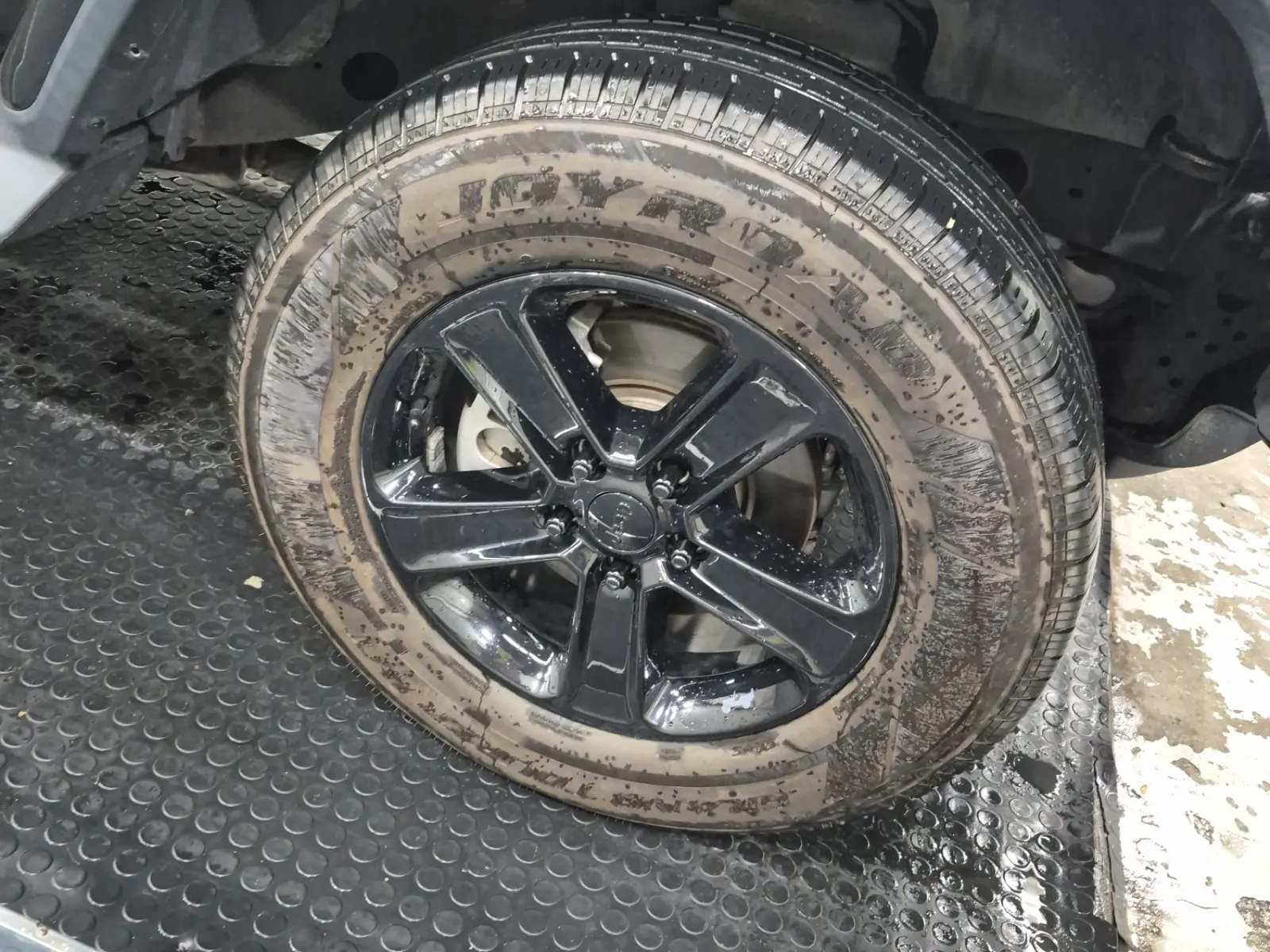 Right Front Wheel/Tire Photo