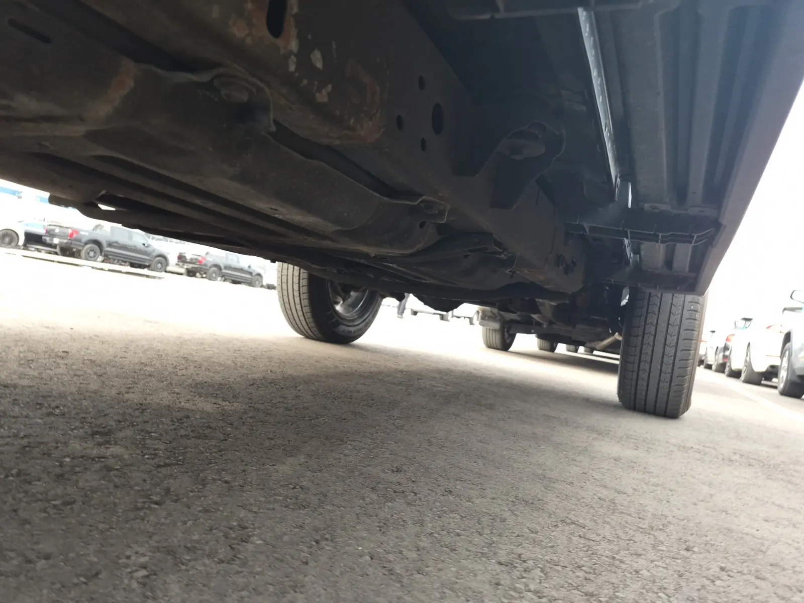 Undercarriage - Passenger Photo