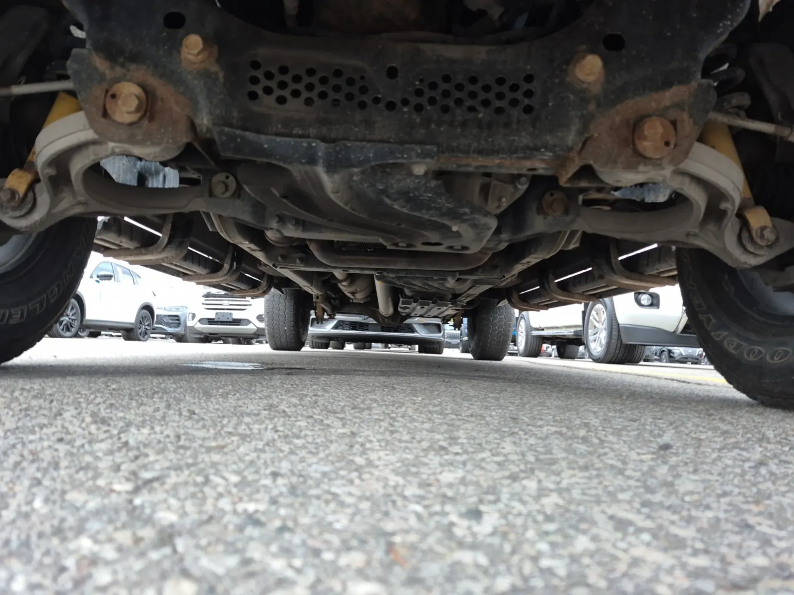 Undercarriage - Front Photo