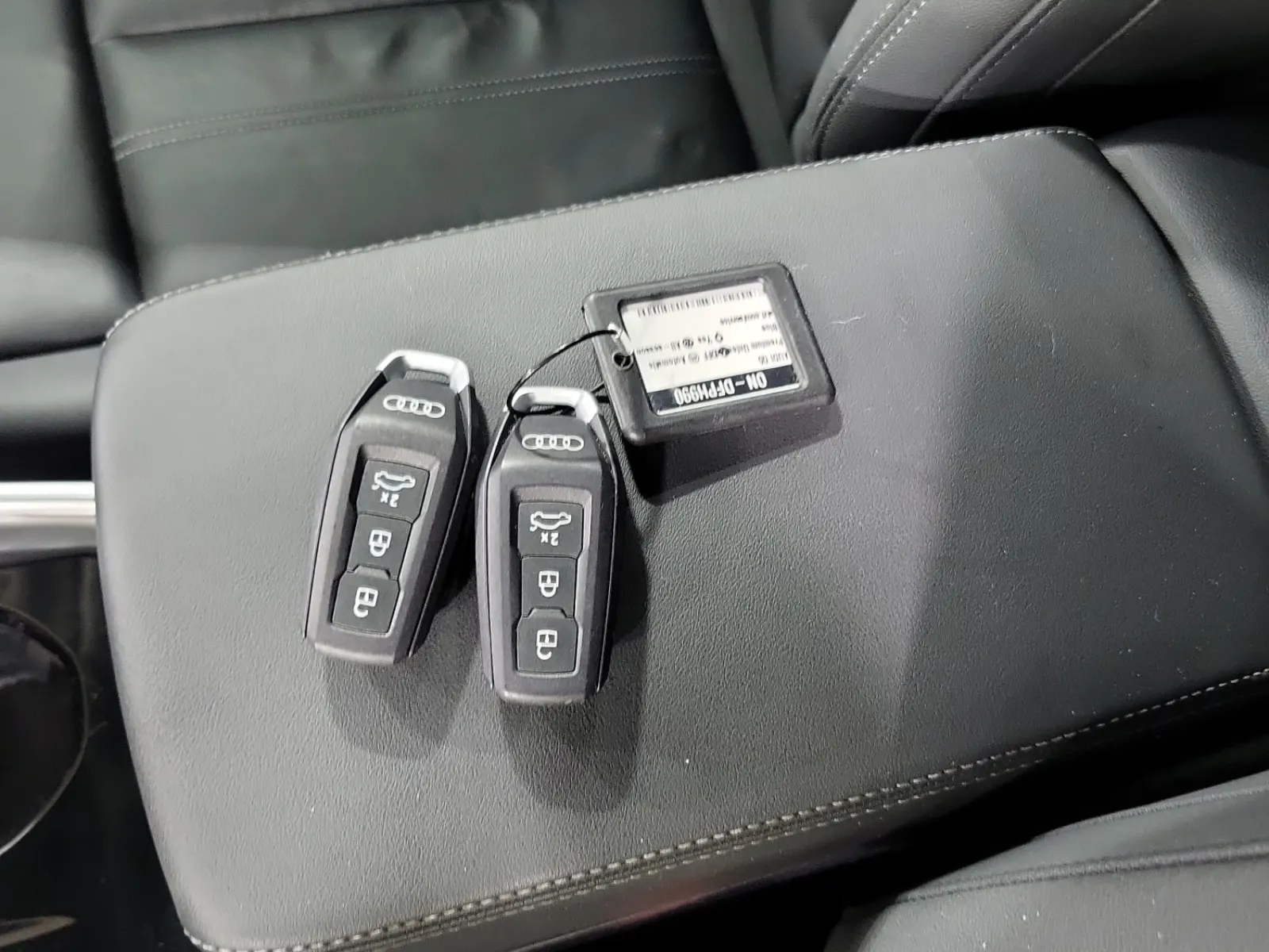 Keys/Fobs/Manual Photo
