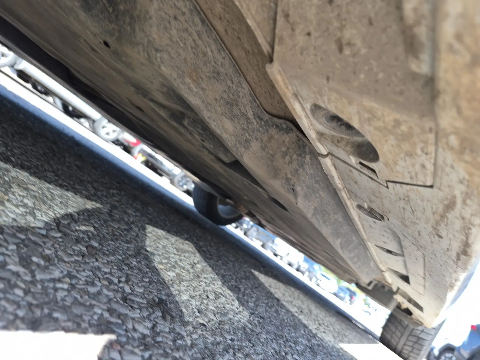 Undercarriage - Driver Photo