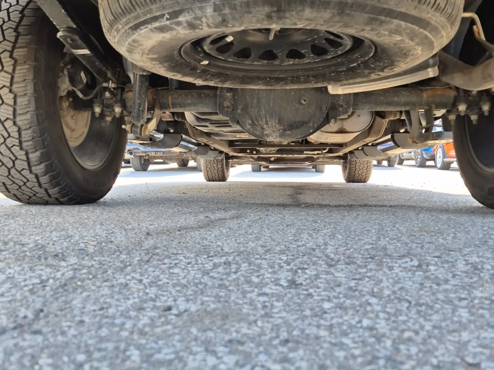Undercarriage - Rear Photo