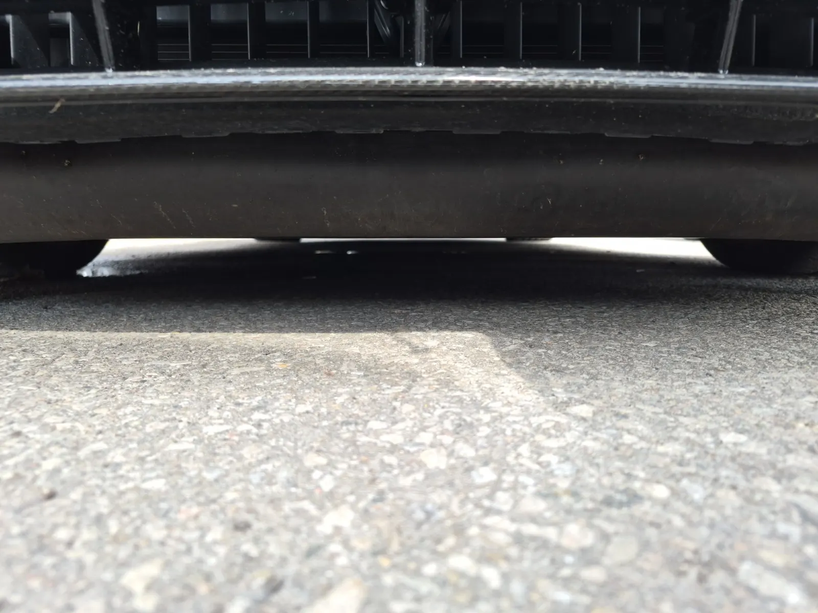 Undercarriage - Front Photo