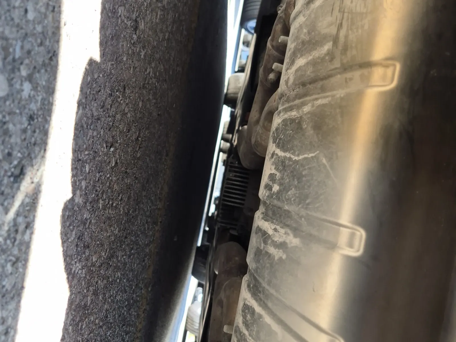Undercarriage - Rear Photo