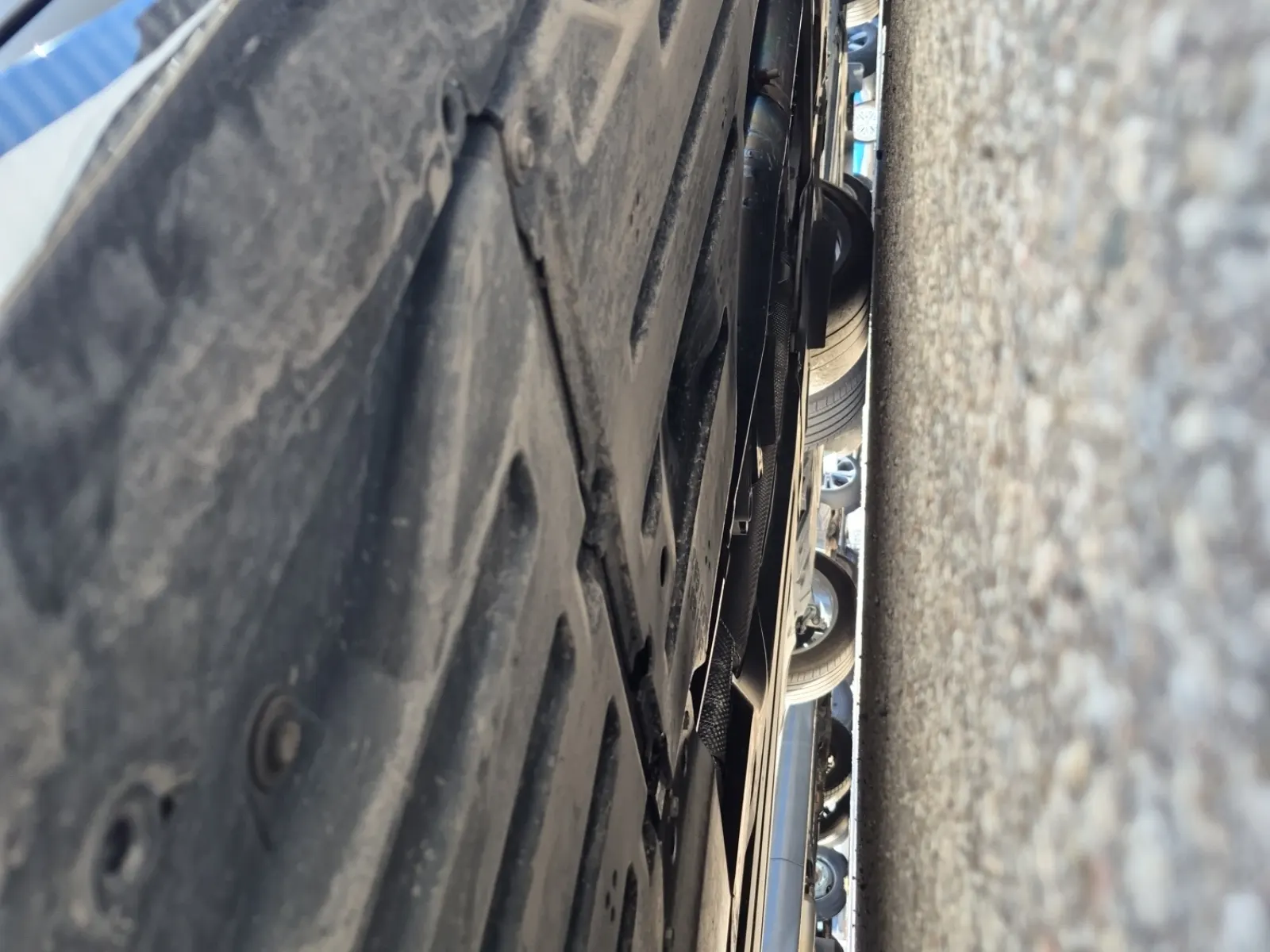 Undercarriage - Passenger Photo