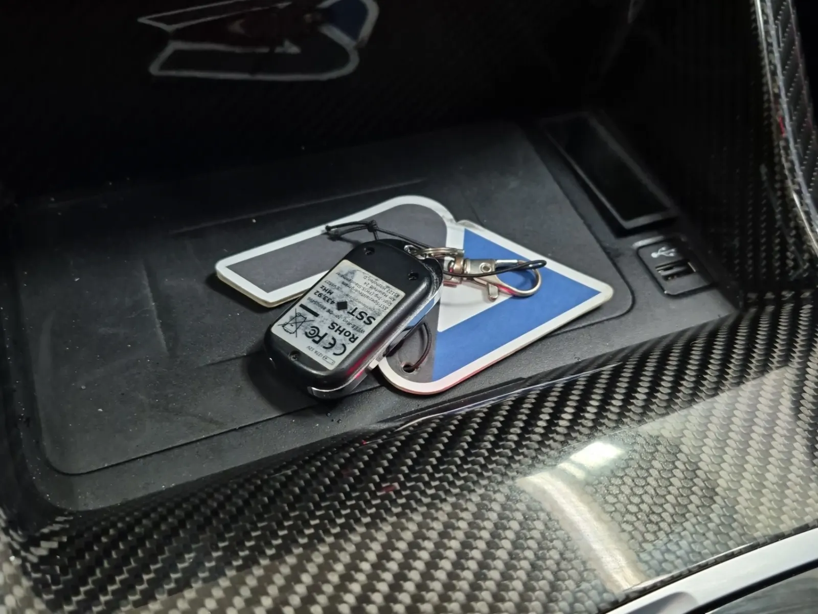 Keys/Fobs/Manual Photo