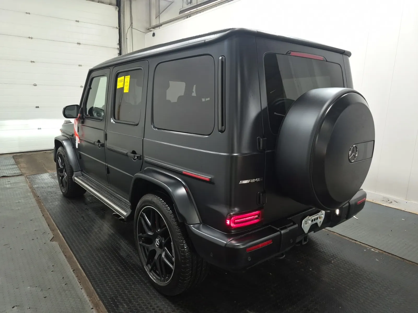 Driver Rear 3/4 Photo