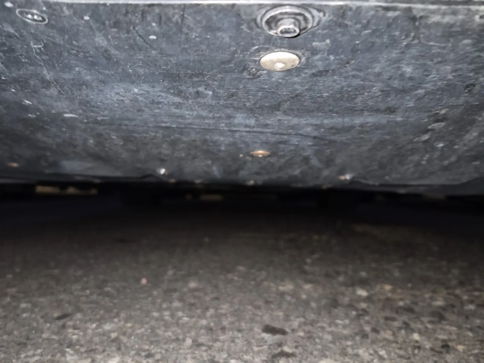 Undercarriage - Rear Photo