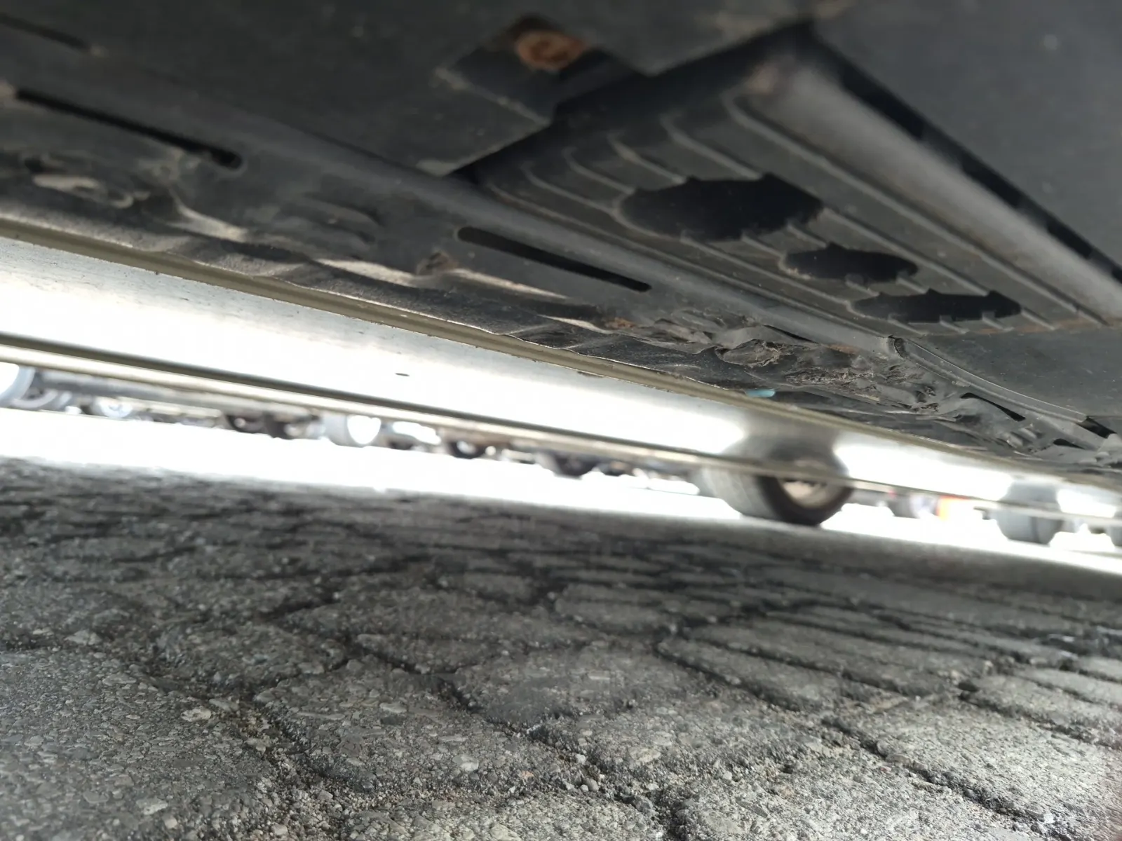 Undercarriage - Passenger Photo