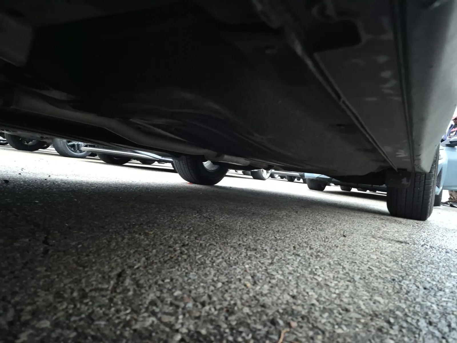 Undercarriage - Driver Photo