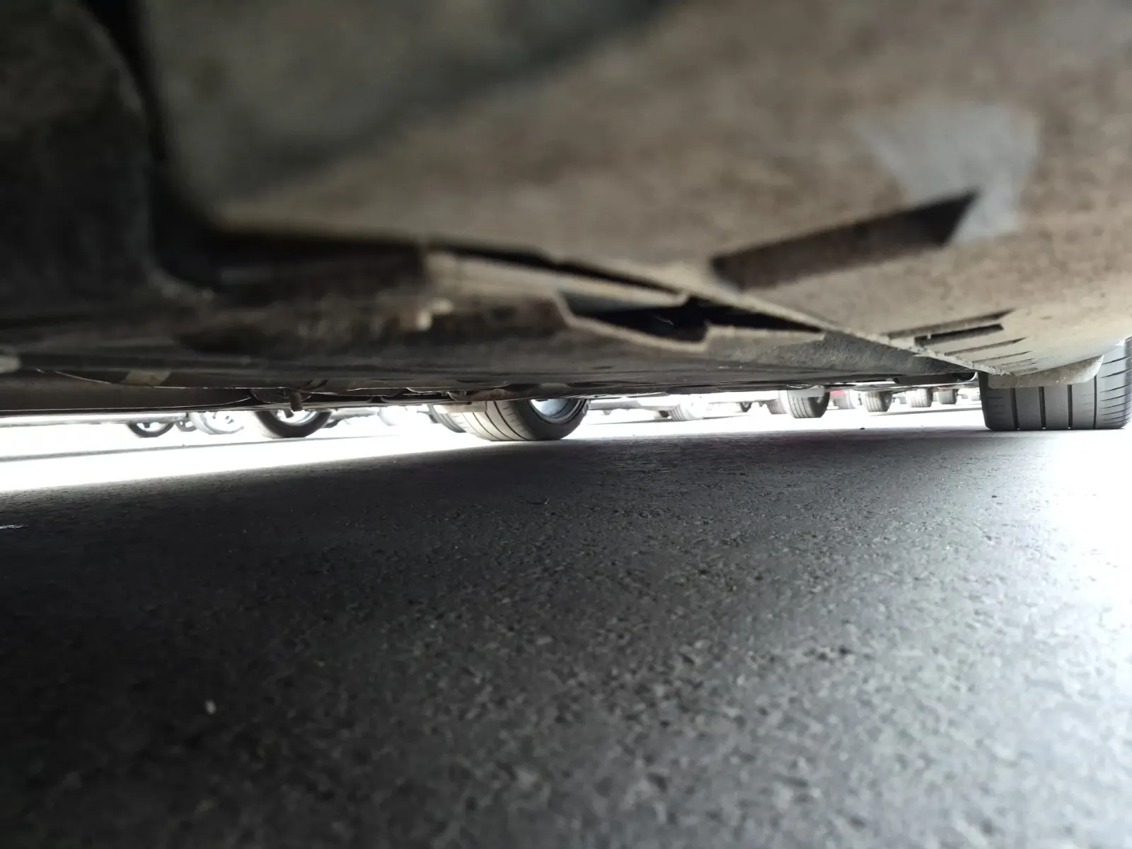 Undercarriage - Driver Photo