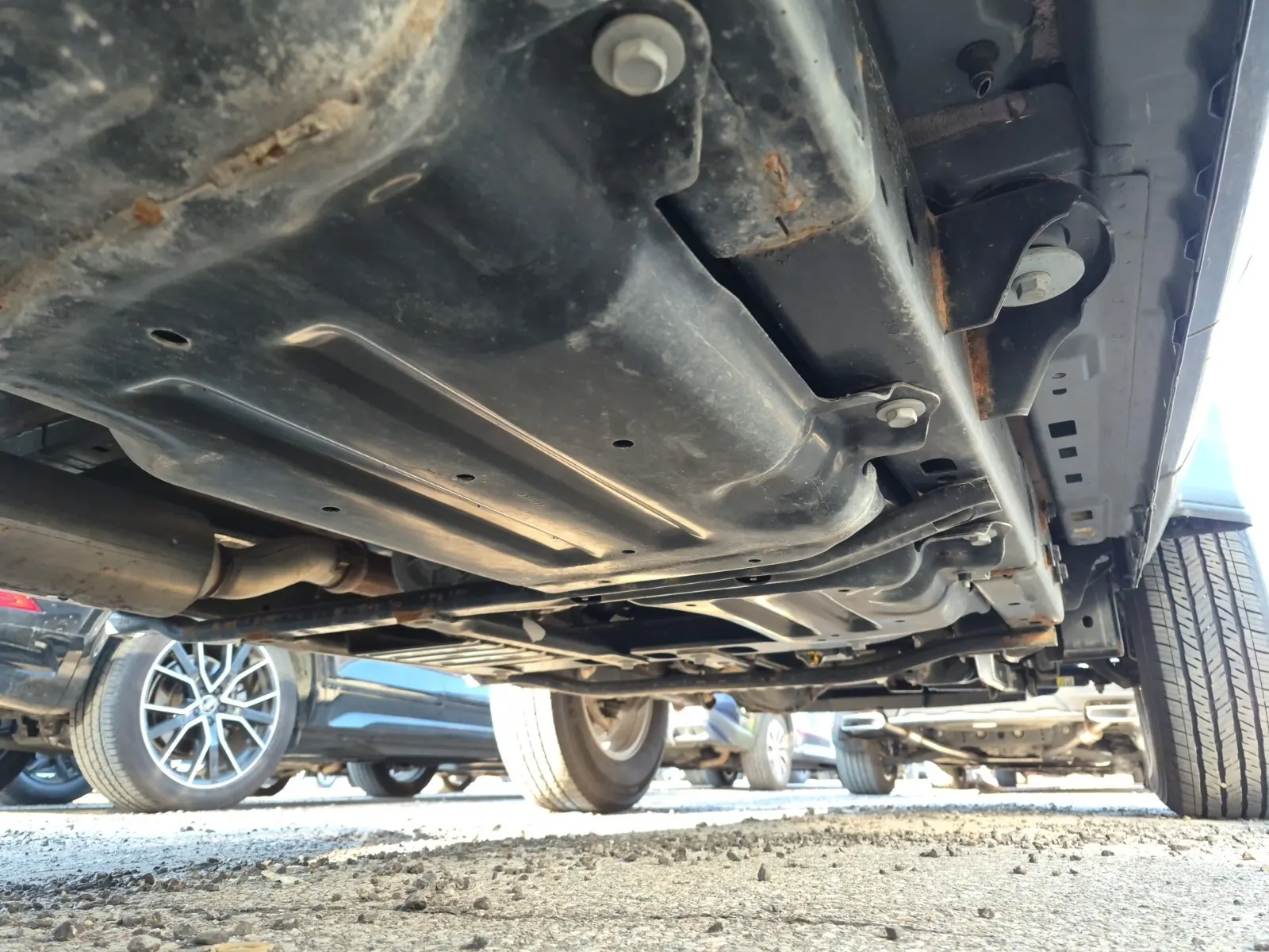 Undercarriage - Passenger Photo