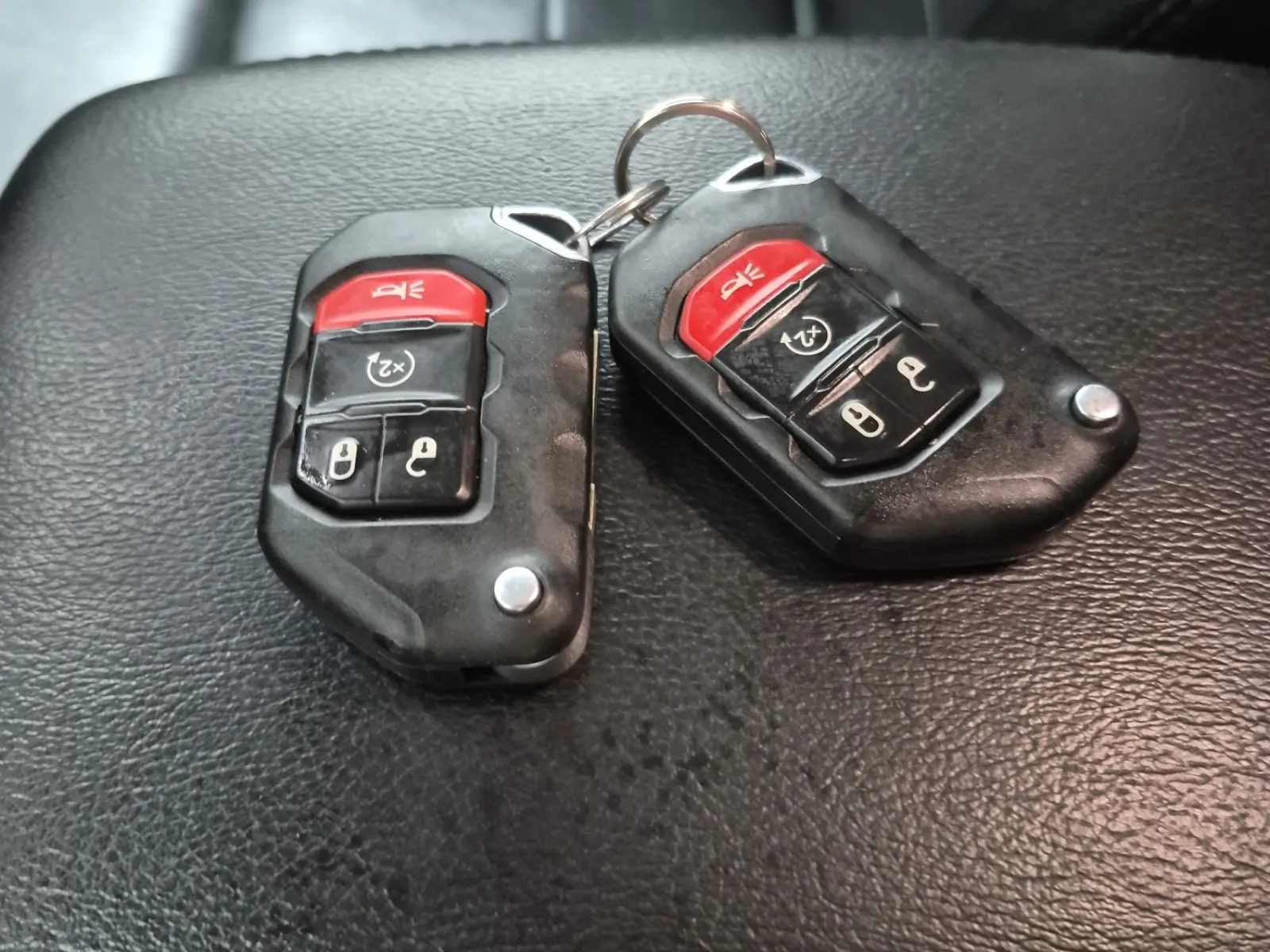 Keys/Fobs/Manual Photo
