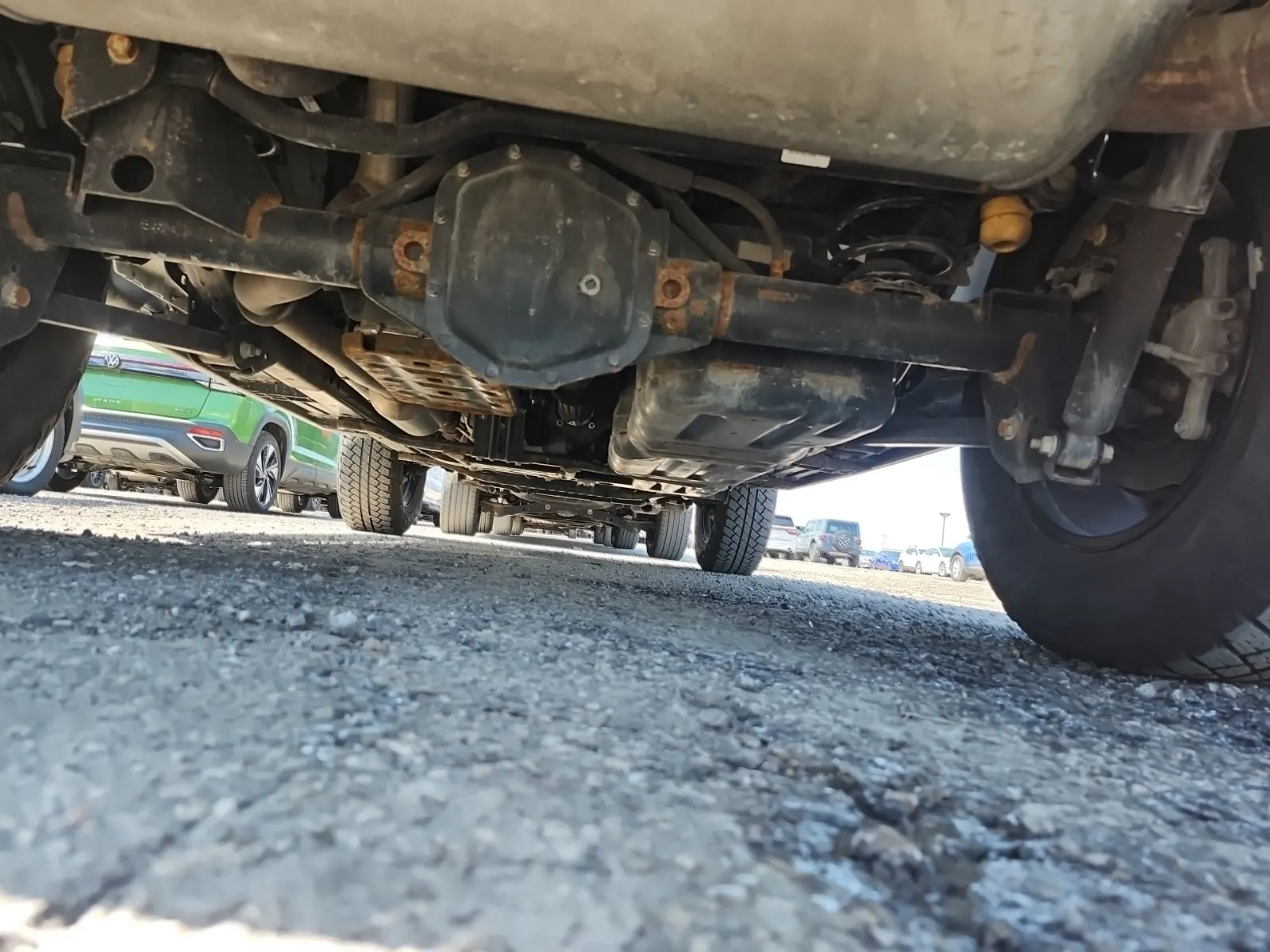 Undercarriage - Rear Photo