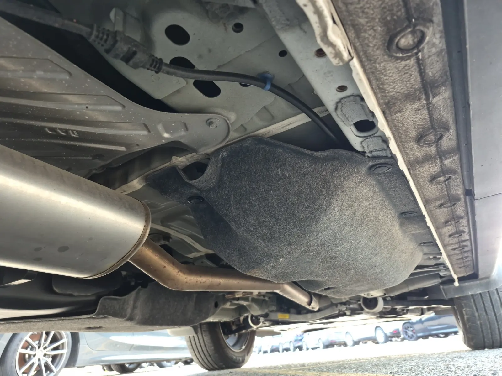 Undercarriage - Passenger Photo