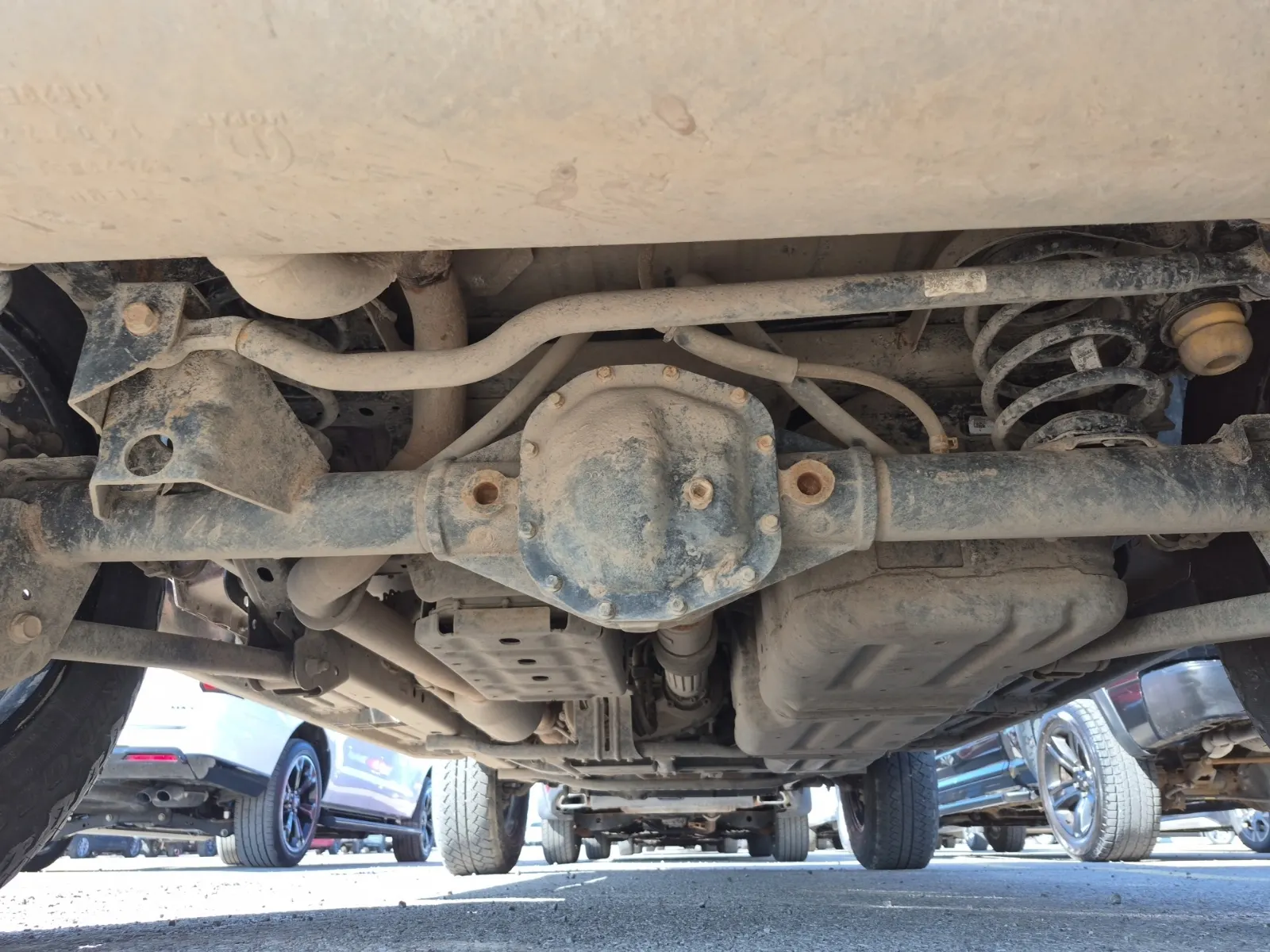 Undercarriage - Rear Photo
