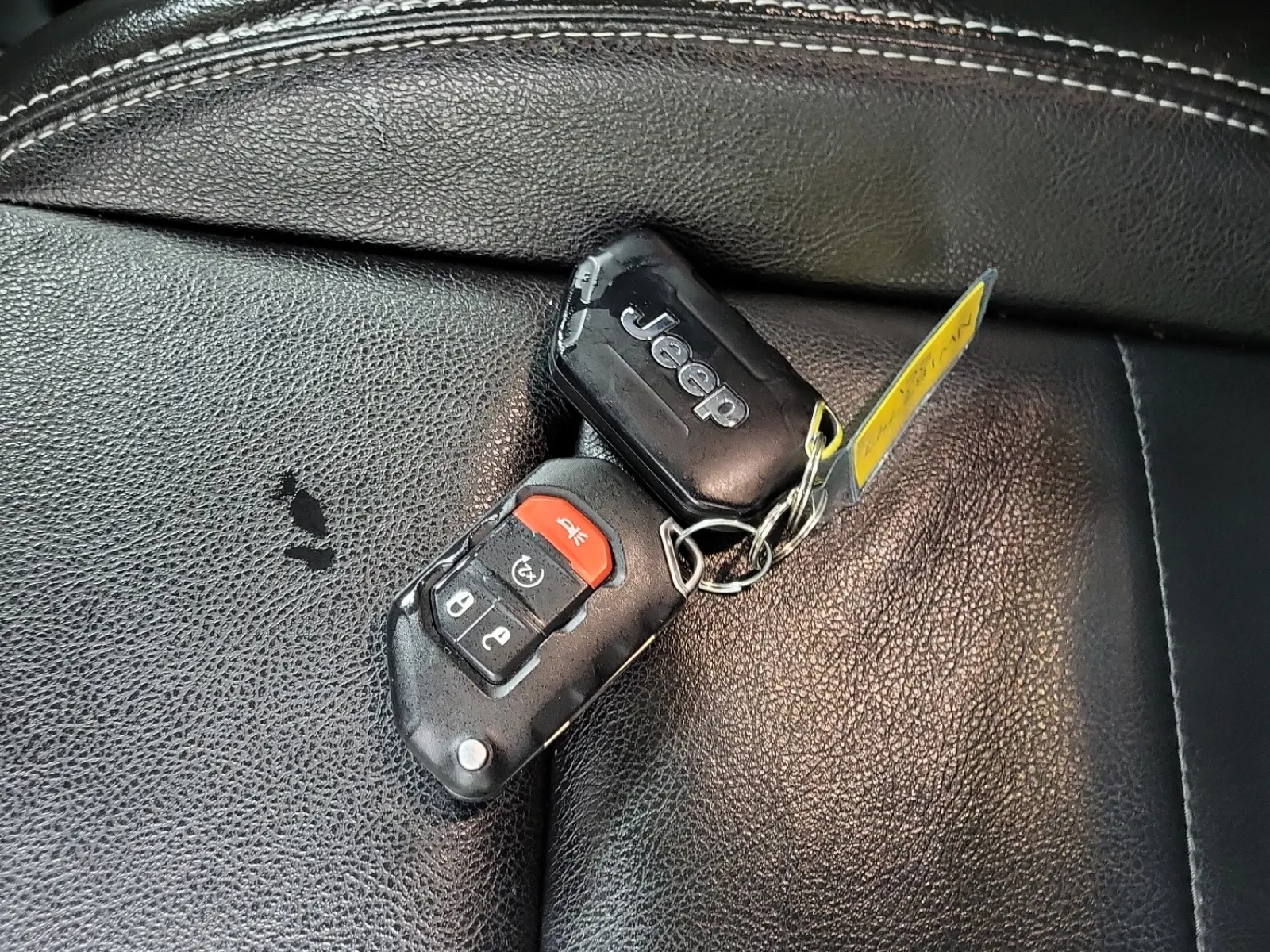 Keys/Fobs/Manual Photo