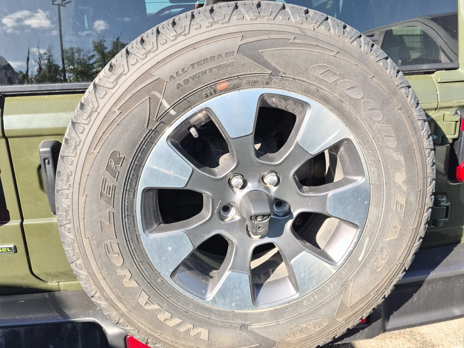 Spare Tire & Wheel Photo