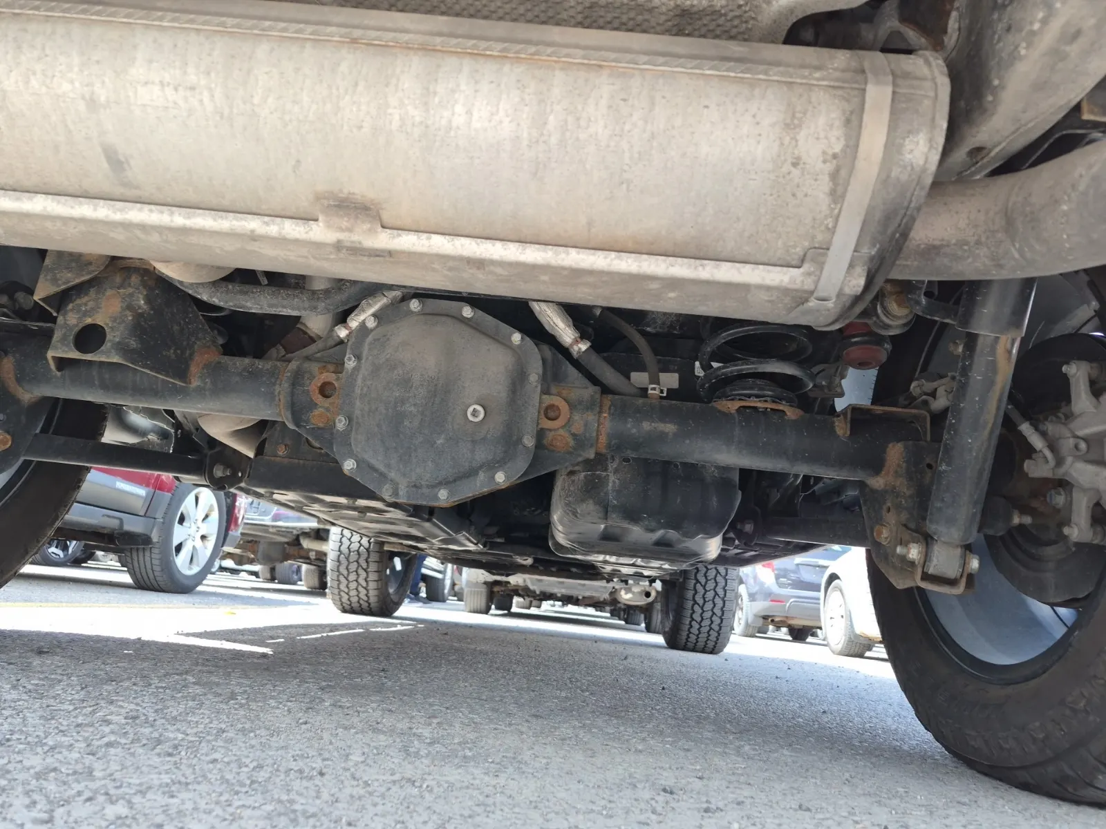 Undercarriage - Rear Photo