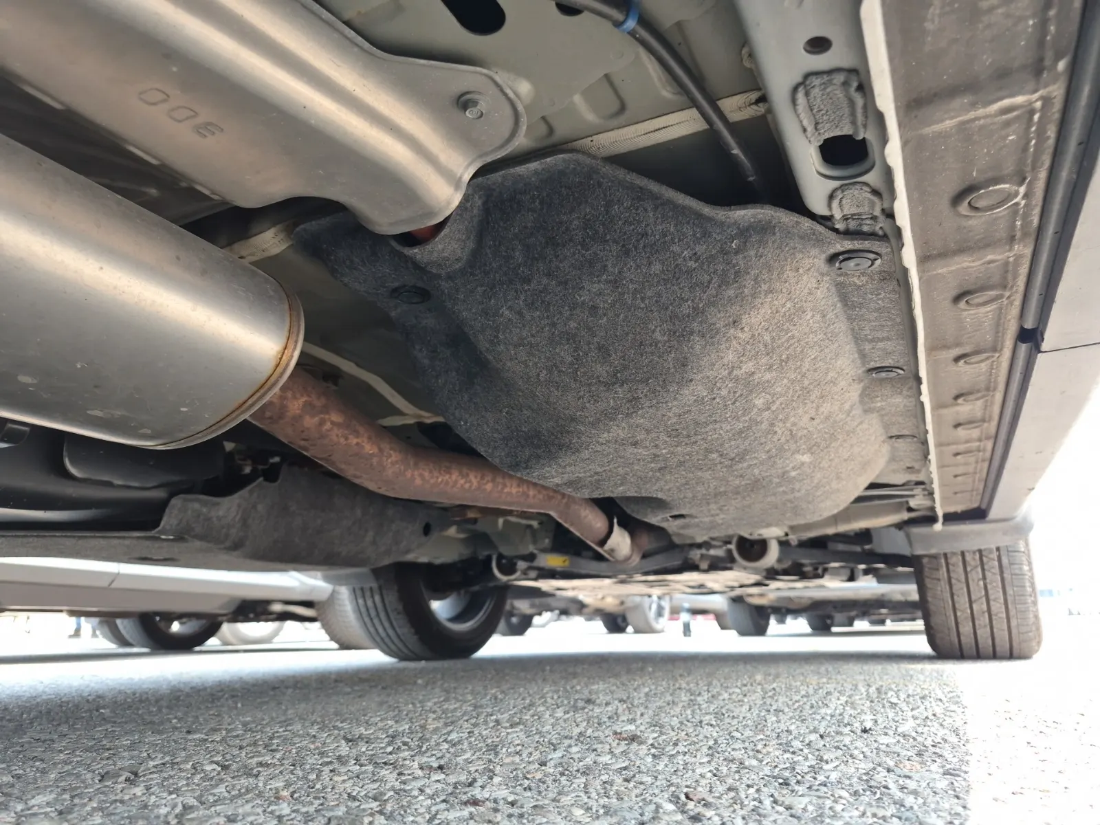 Undercarriage - Passenger Photo