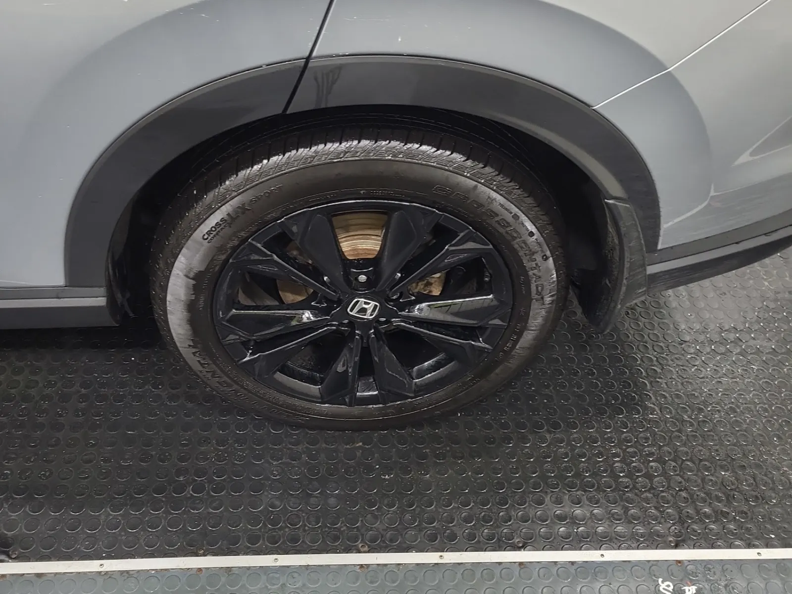 Left Rear Wheel/Tire Photo
