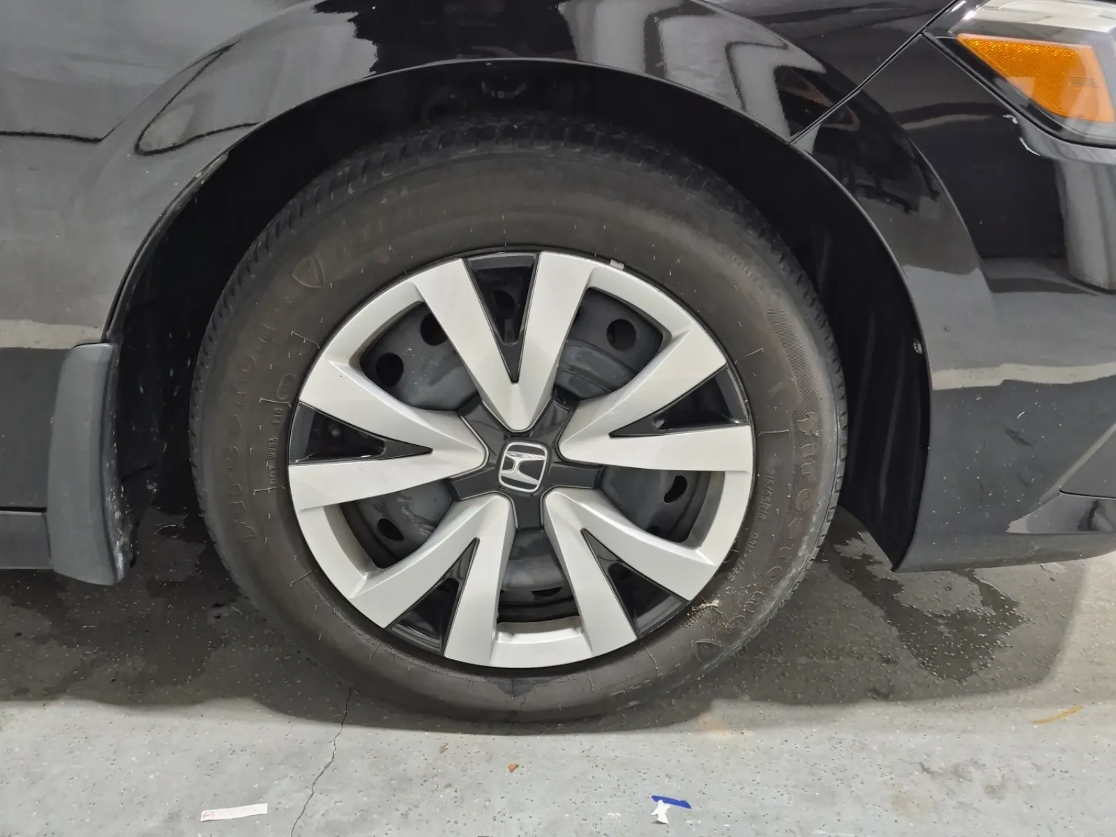 Right Front Wheel/Tire Photo