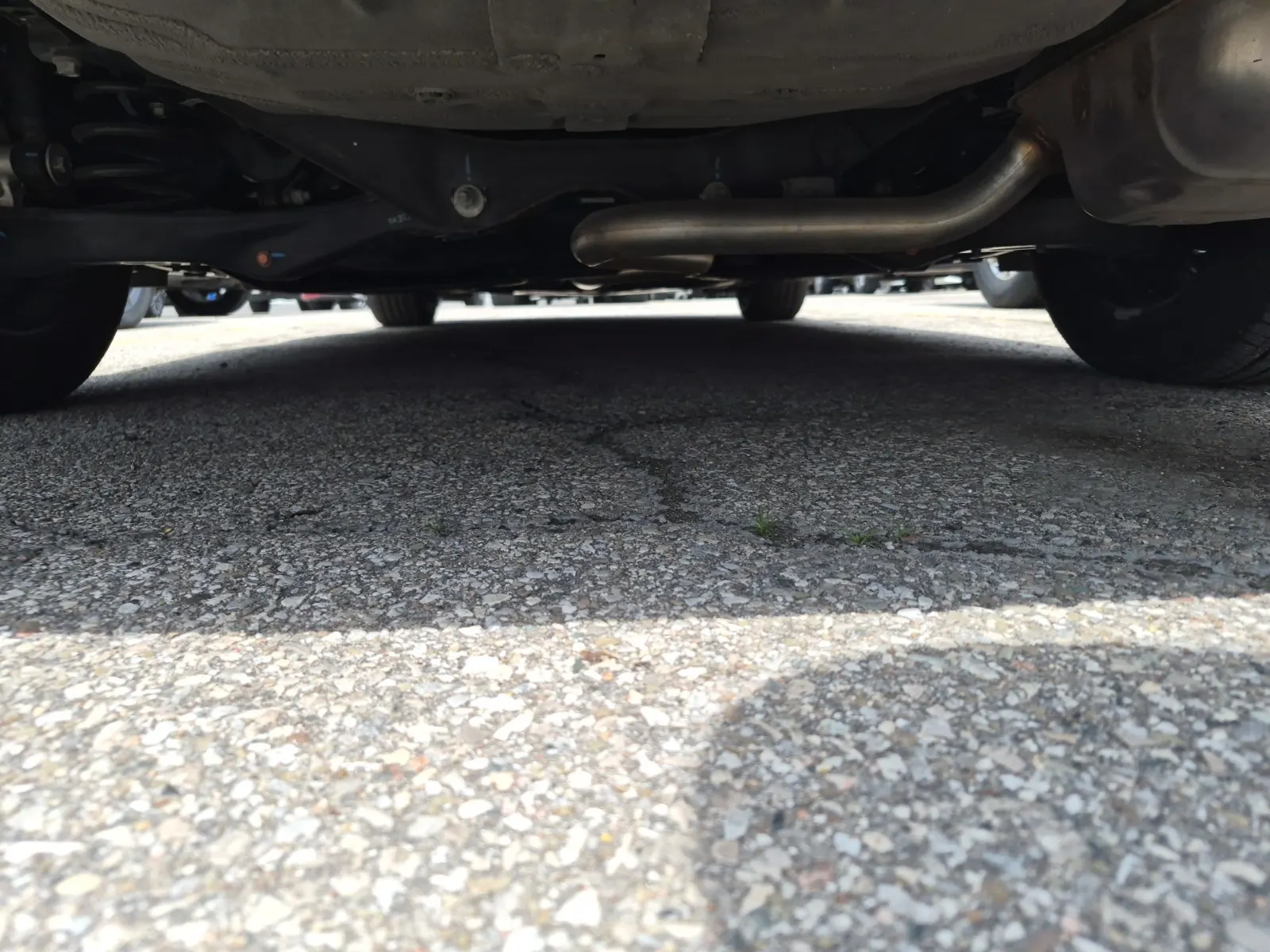 Undercarriage - Rear Photo